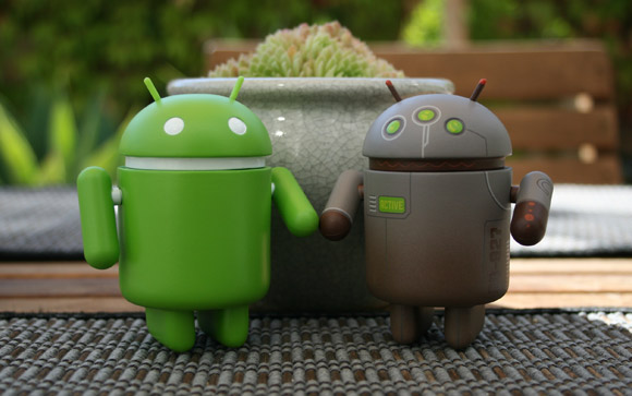 Google Android Bots Couple