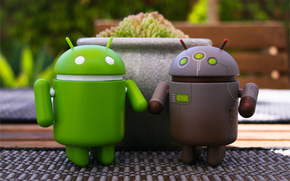 Google Android Bots Couple