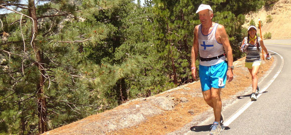 Jenny pacing Jussi from Eagle's Roost to Cloudburst Summit